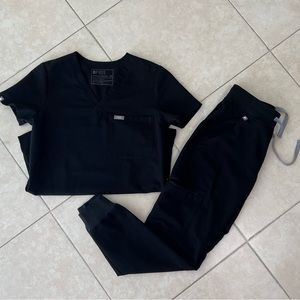 Catarina™ One-Pocket Scrub Top XXS and Zamora™ Jogger Scrub Pants XXS PETITE